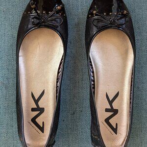 AK Sport Black Patent Ballet/Drivers Flats with Bow and Studs Accents 10.5M
